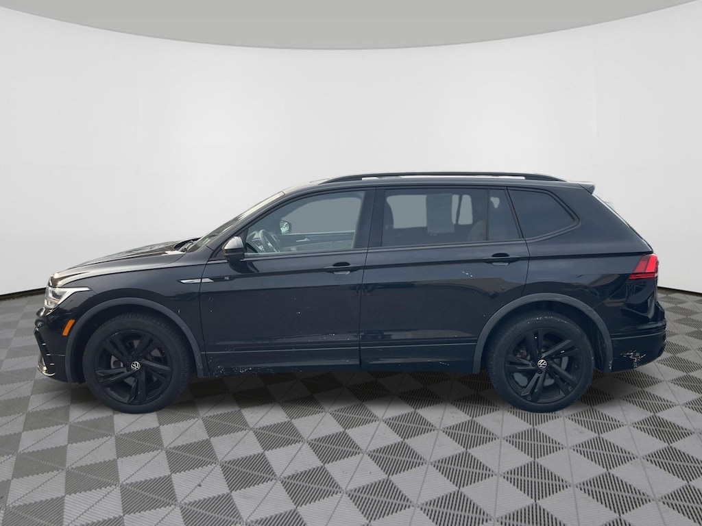 Certified 2023 Volkswagen Tiguan 2.0T SE R-Line Black SUV