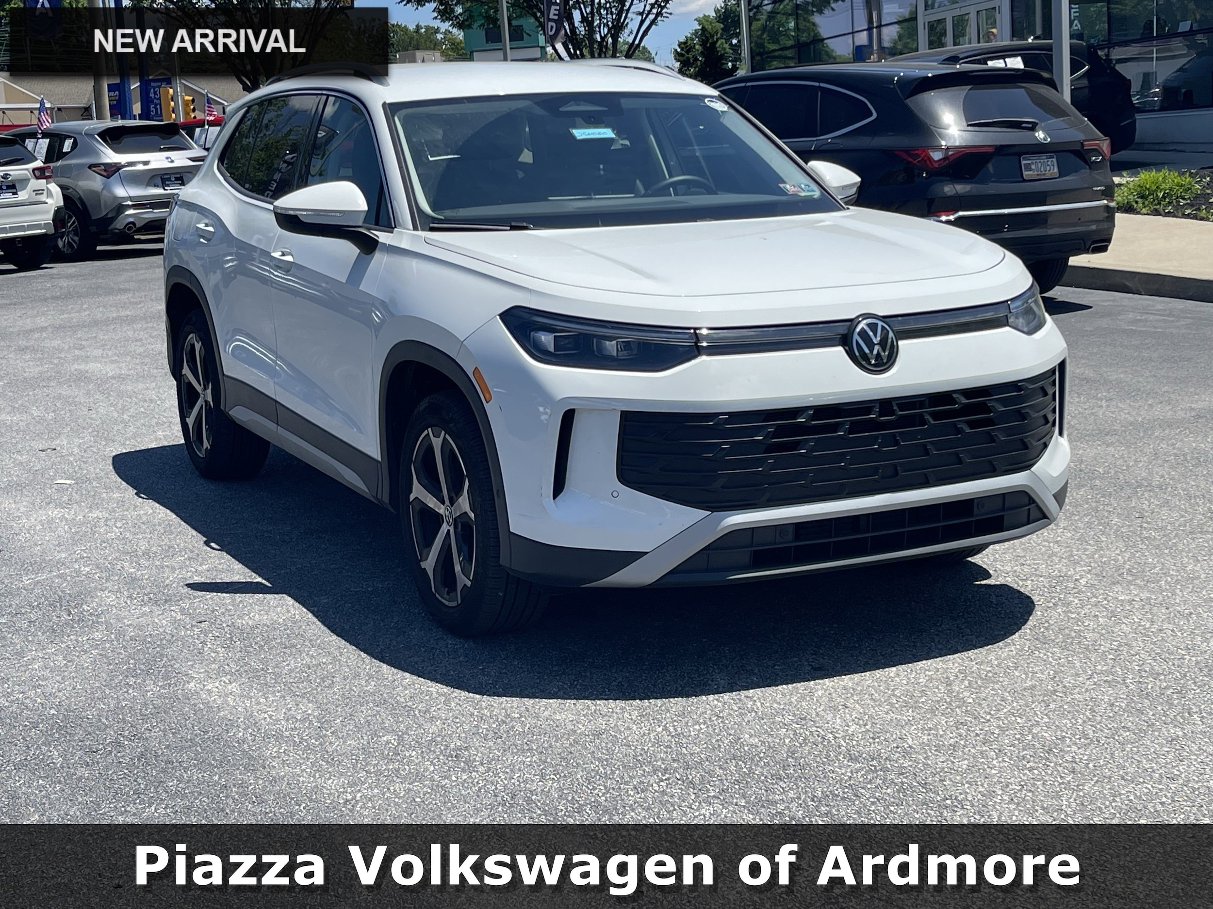 2025 Volkswagen Tiguan 2.0T SE 4Motion's photo