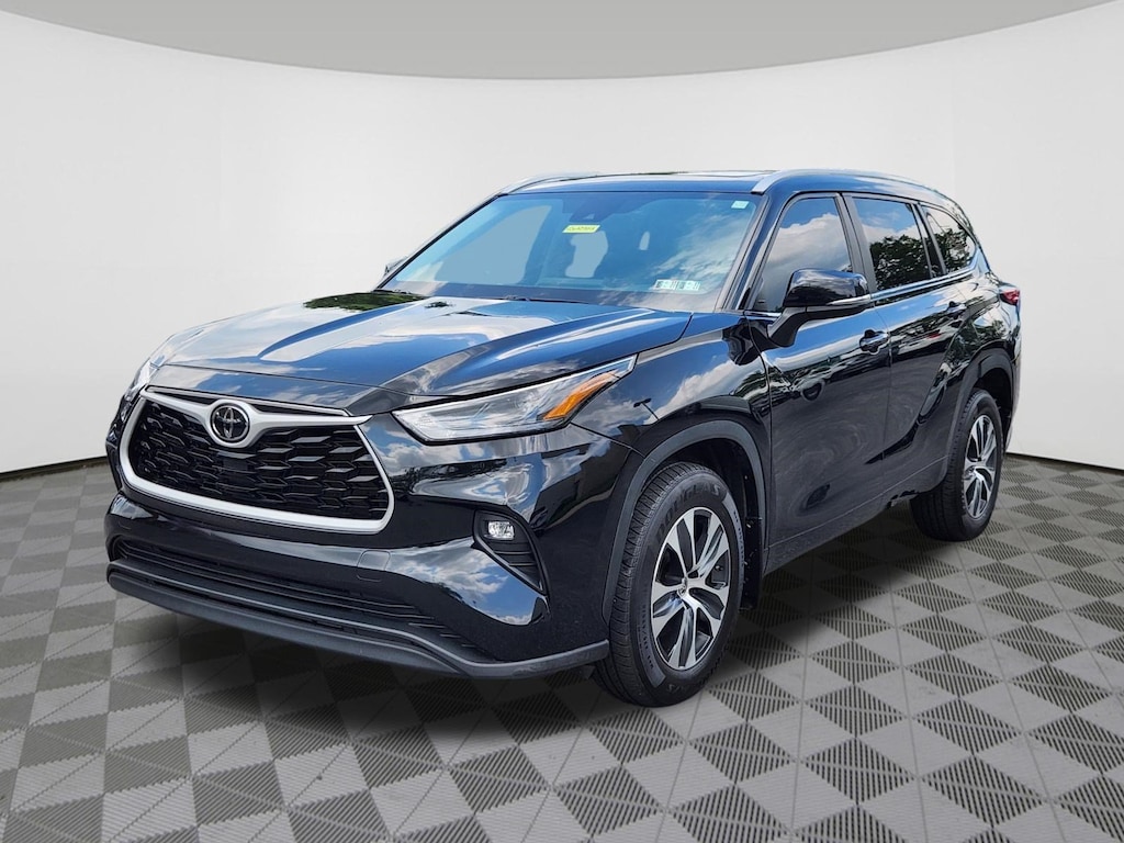 Used 2023 Toyota Highlander SUV