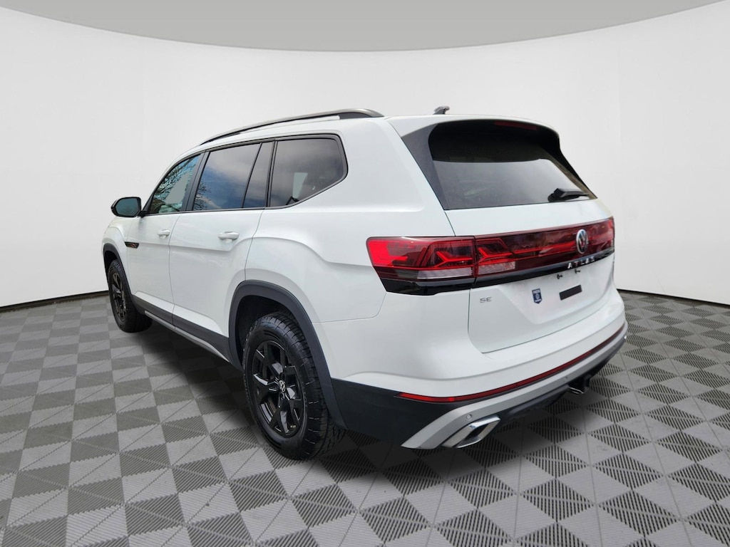 Certified 2025 Volkswagen Atlas 2.0T Peak Edition SUV