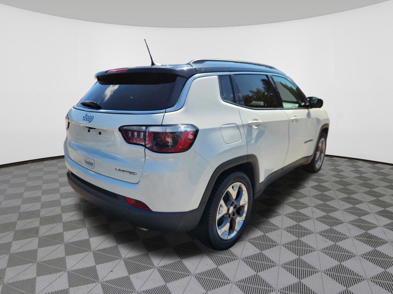 2019 Jeep Compass Limited photo 2