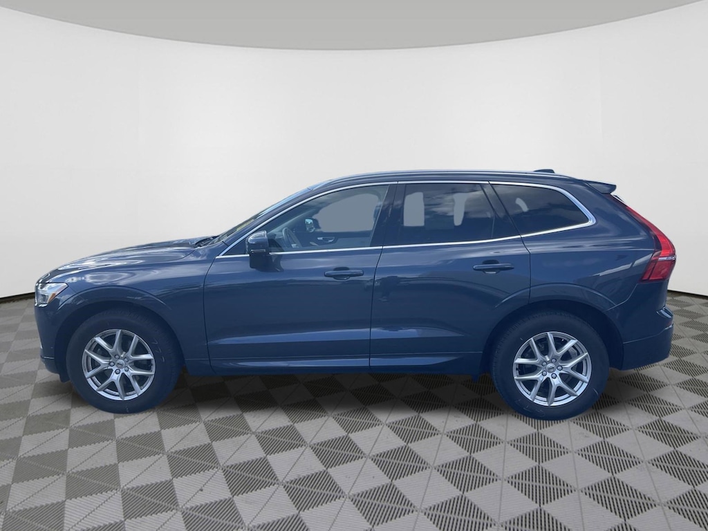 Used 2021 Volvo XC60 T5 Momentum SUV