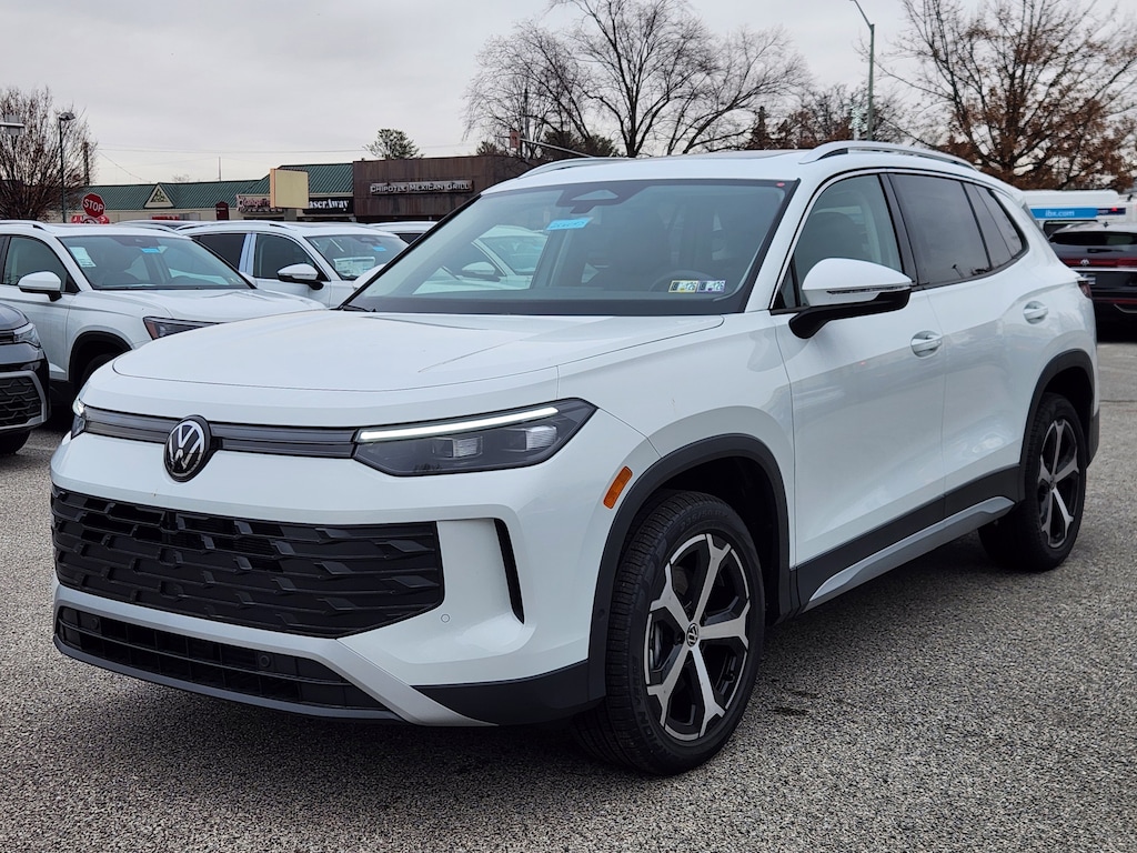 New 2025 Volkswagen Tiguan 2.0T SE SUV