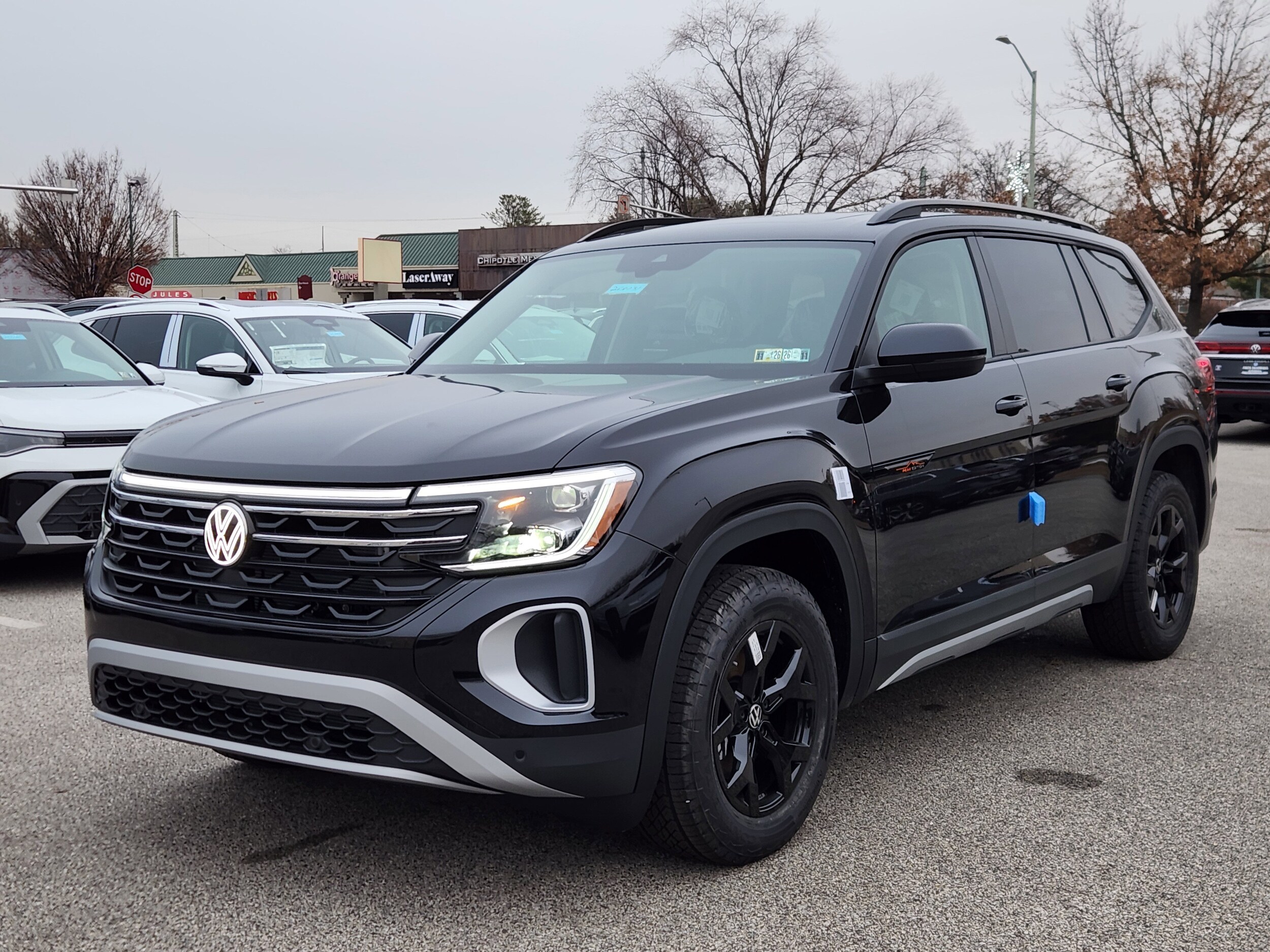 2026 Volkswagen Atlas Peak Edition SE photo 2
