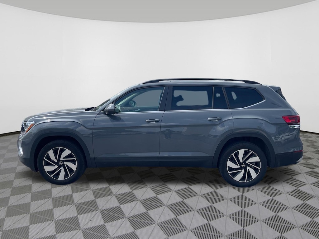 Used 2025 Volkswagen Atlas 2.0T SE w/Technology SUV