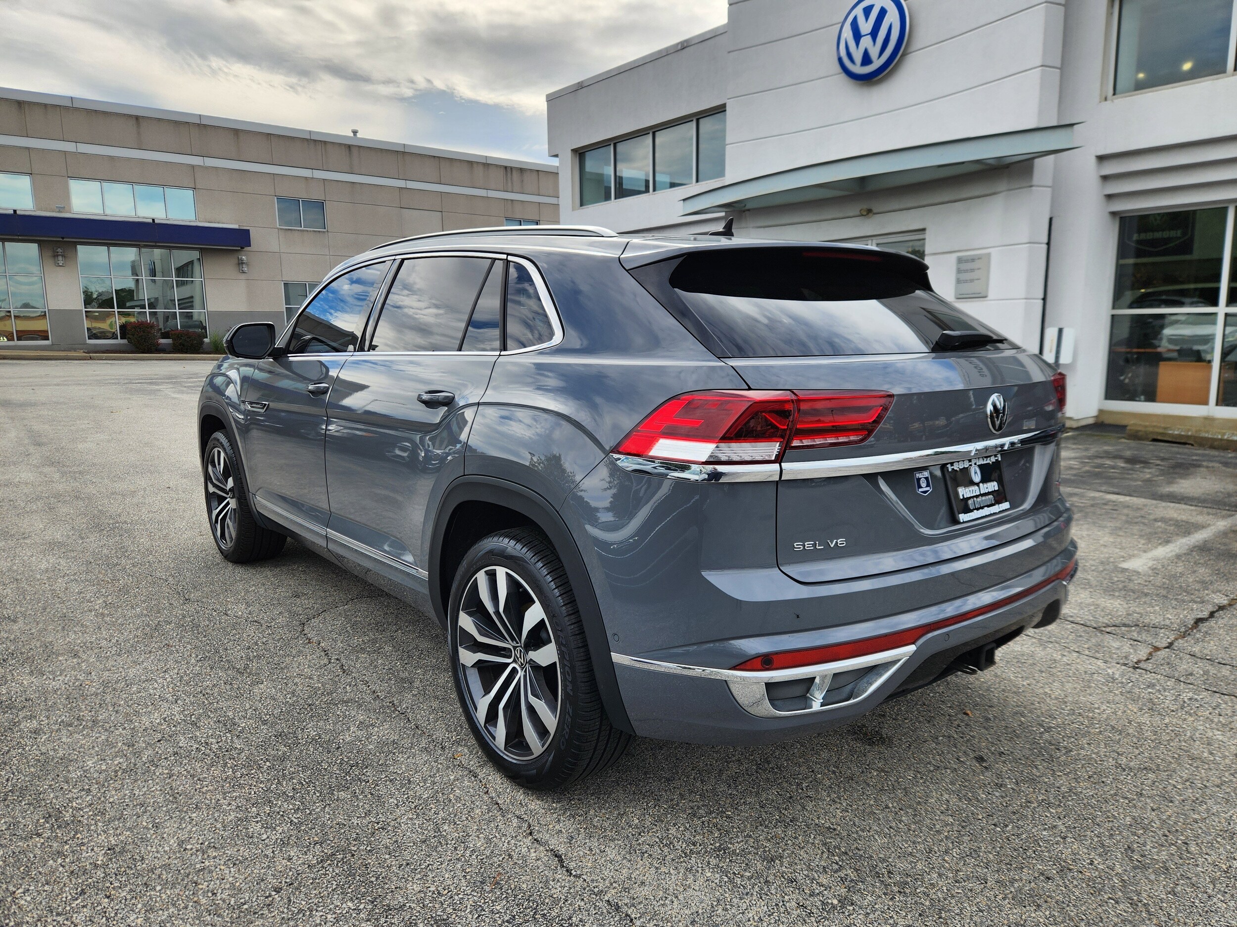 2020 Volkswagen Atlas Cross Sport V6 SEL Premium R-Line photo 3