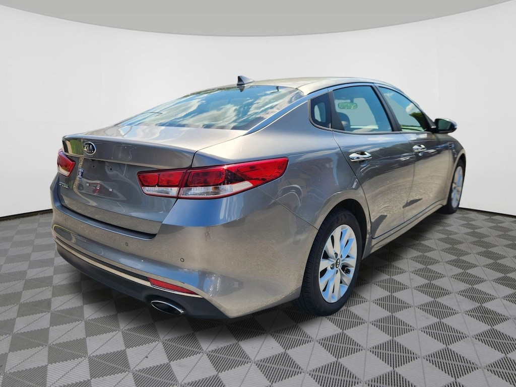 Used 2018 Kia Optima LX Sedan