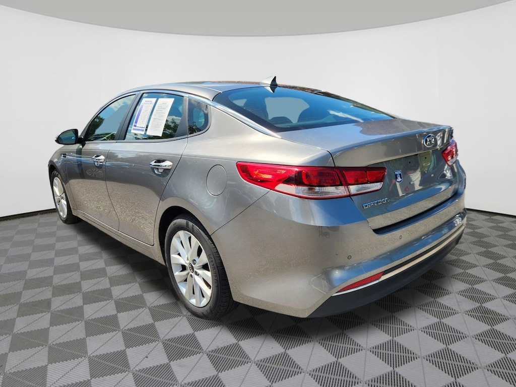 Used 2018 Kia Optima LX Sedan