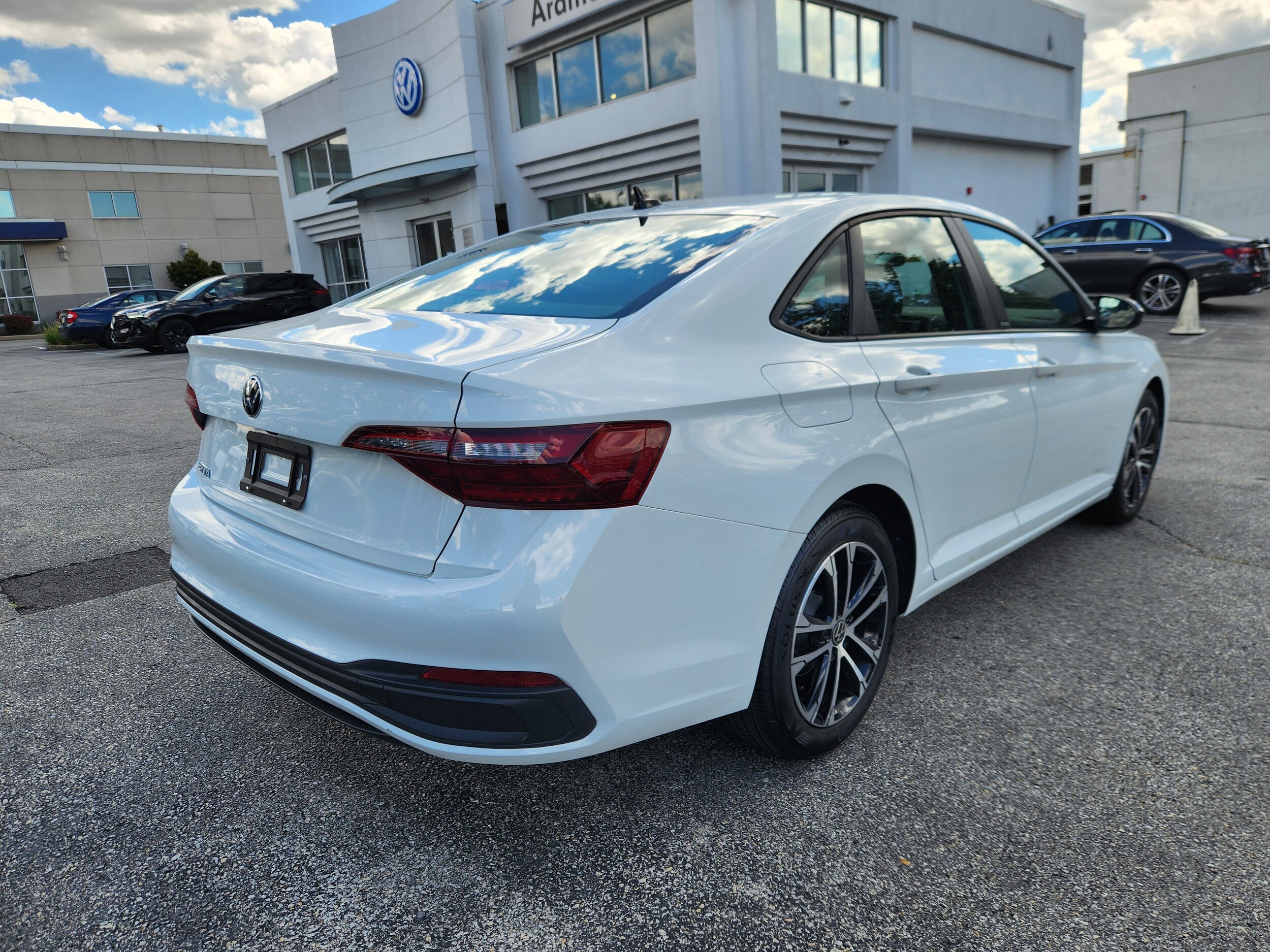2024 Volkswagen Jetta 1.5T Sport photo 4