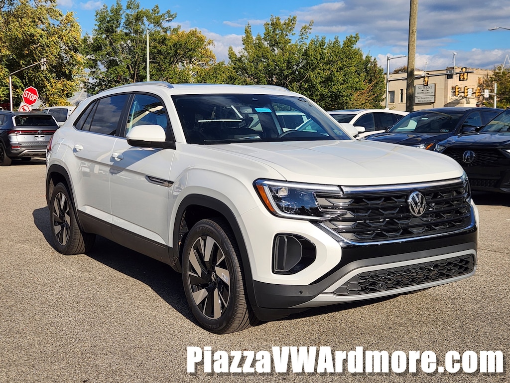 New 2026 Volkswagen Atlas Cross Sport 2.0T SE w/Technology SUV