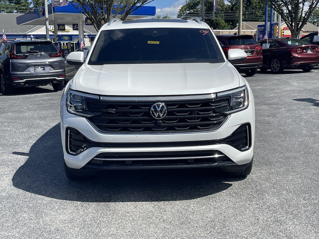 Used 2024 Volkswagen Atlas 2.0T SEL Premium R-Line SUV