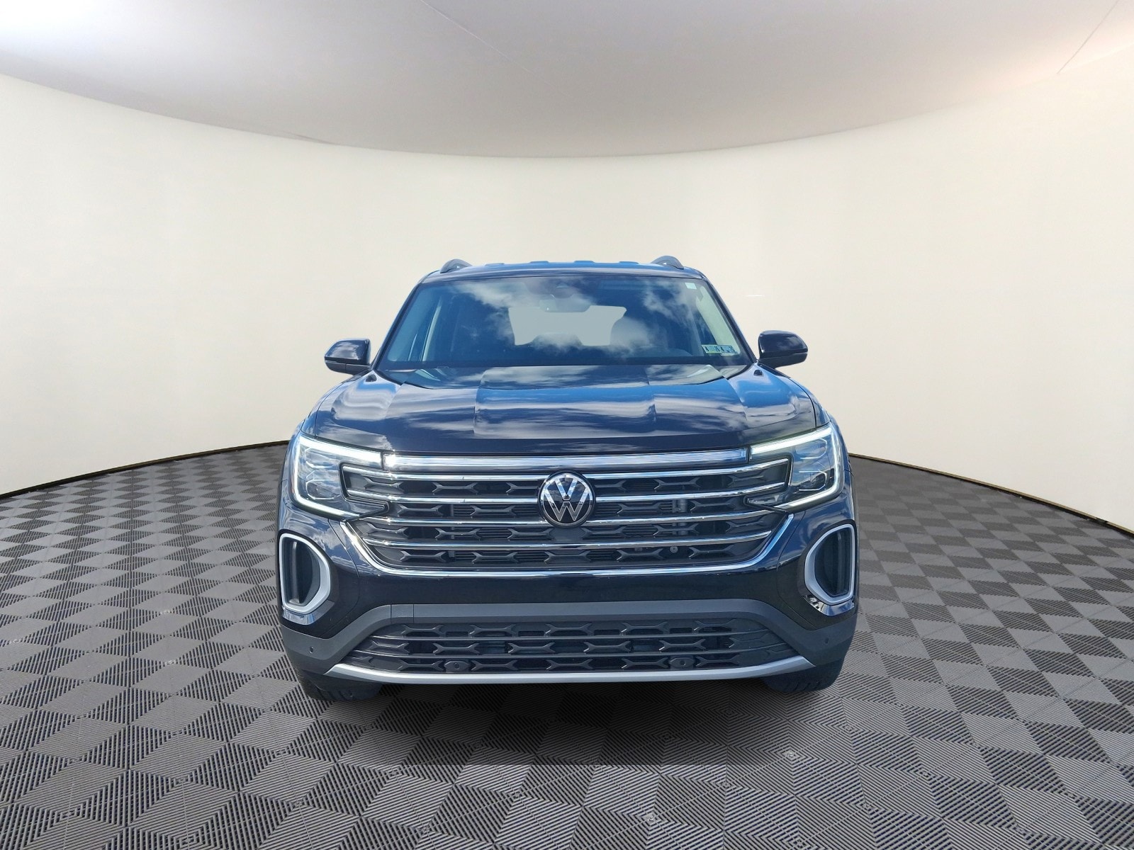 Used 2024 Volkswagen Atlas SE w/Tech with VIN 1V2WR2CA0RC598603 for sale in Langhorne, PA