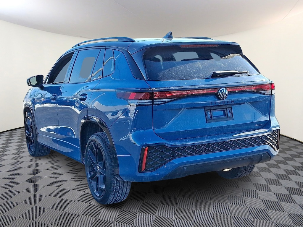 New 2026 Volkswagen Tiguan SE R-Line Black Sport Utility