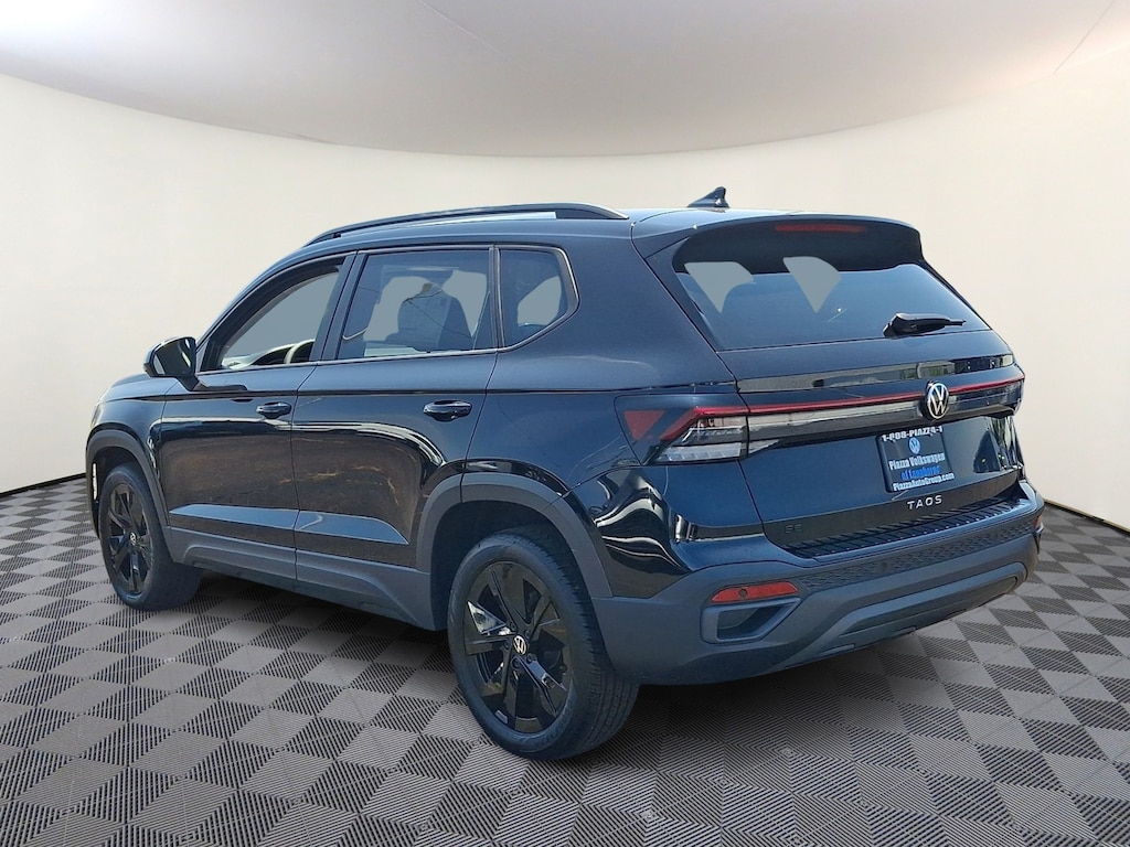 New 2026 Volkswagen Taos SE Black Sport Utility