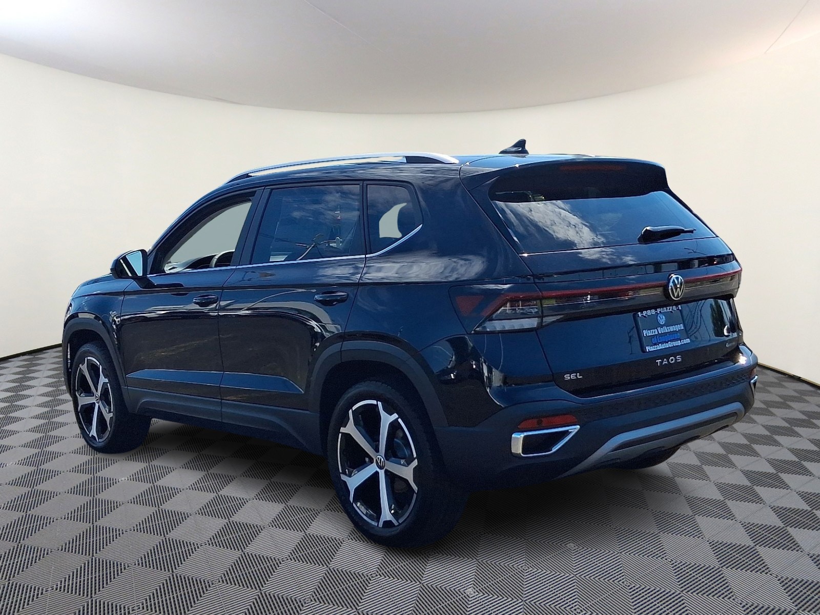 2025 Volkswagen Taos SEL - Photo 3