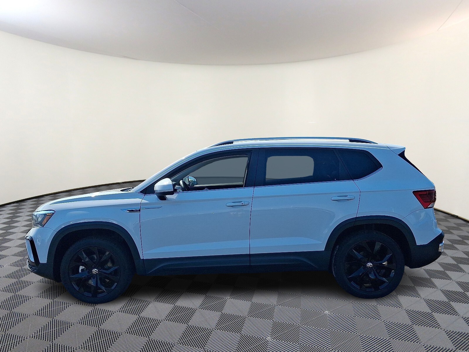 2022 Volkswagen Taos SE photo 4
