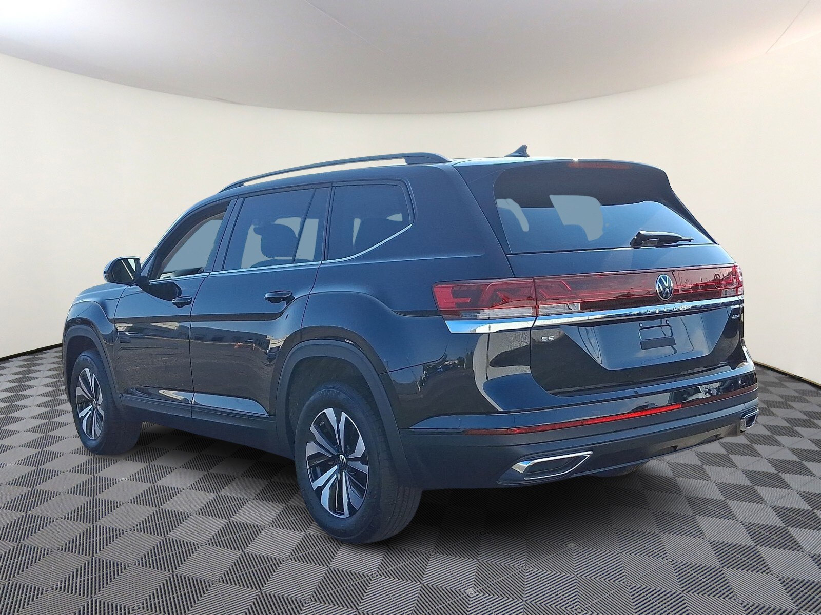 2026 Volkswagen Atlas SE photo 3