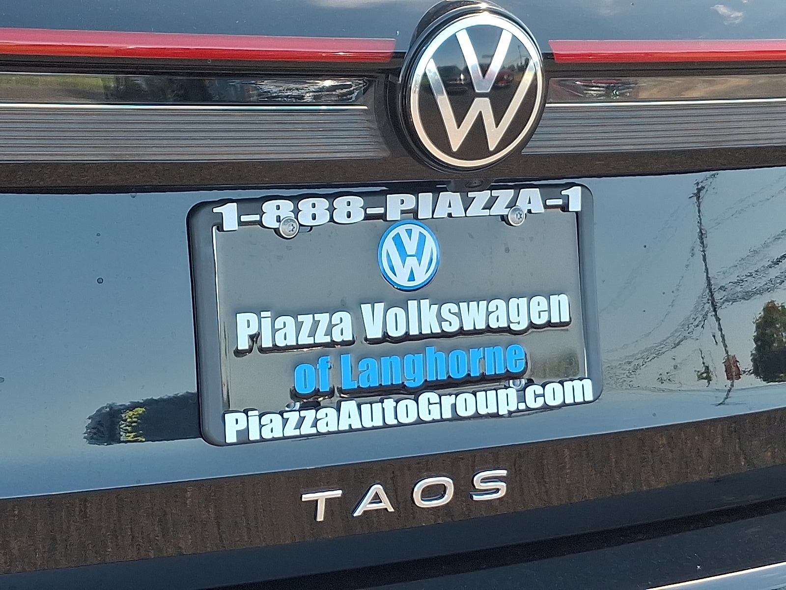 2025 Volkswagen Taos SEL - Photo 11