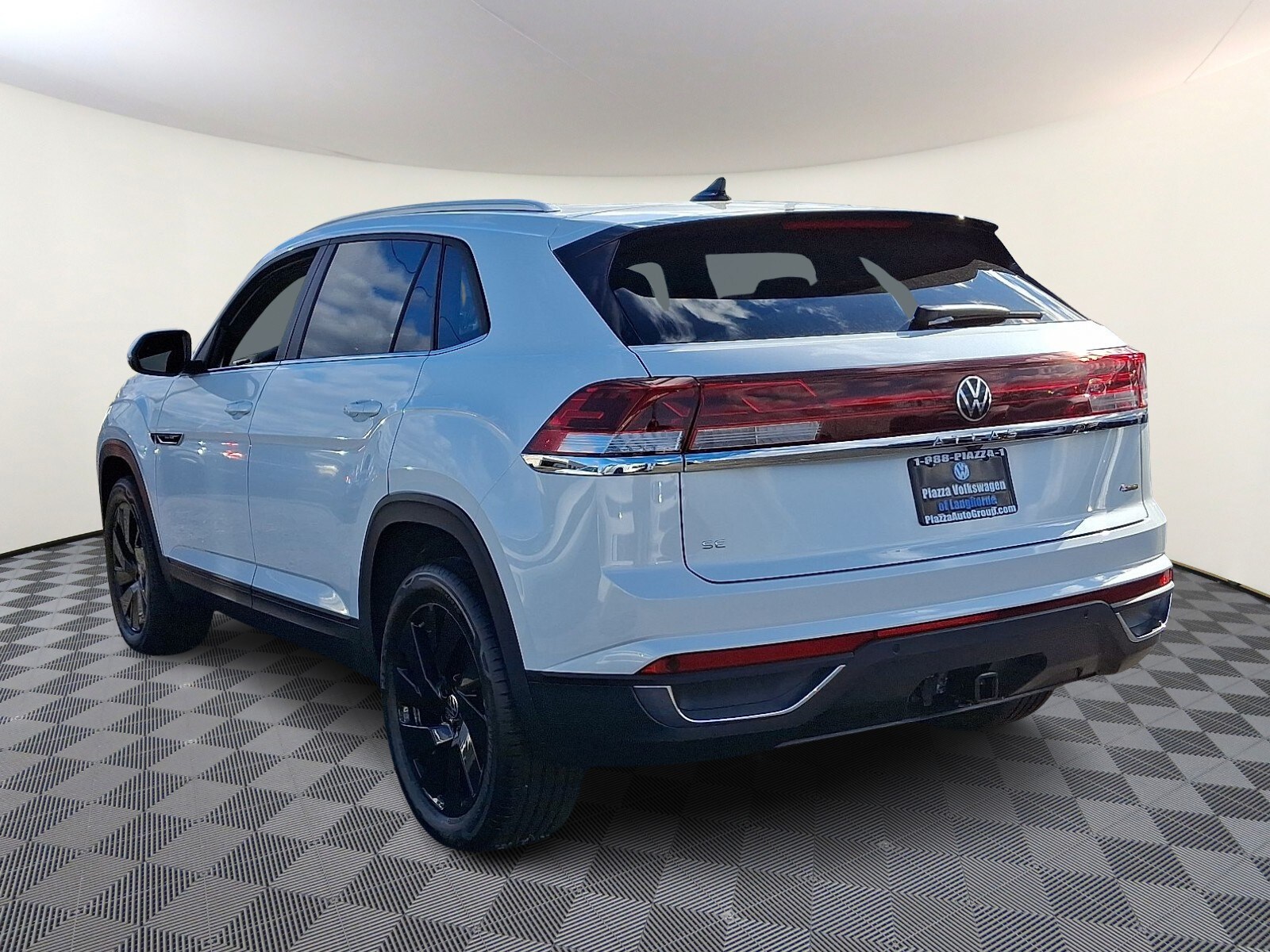2026 Volkswagen Atlas Cross Sport SE Technology photo 3