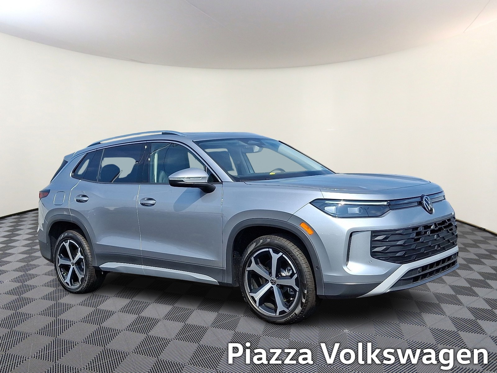 2025 Volkswagen Tiguan 2.0T SE