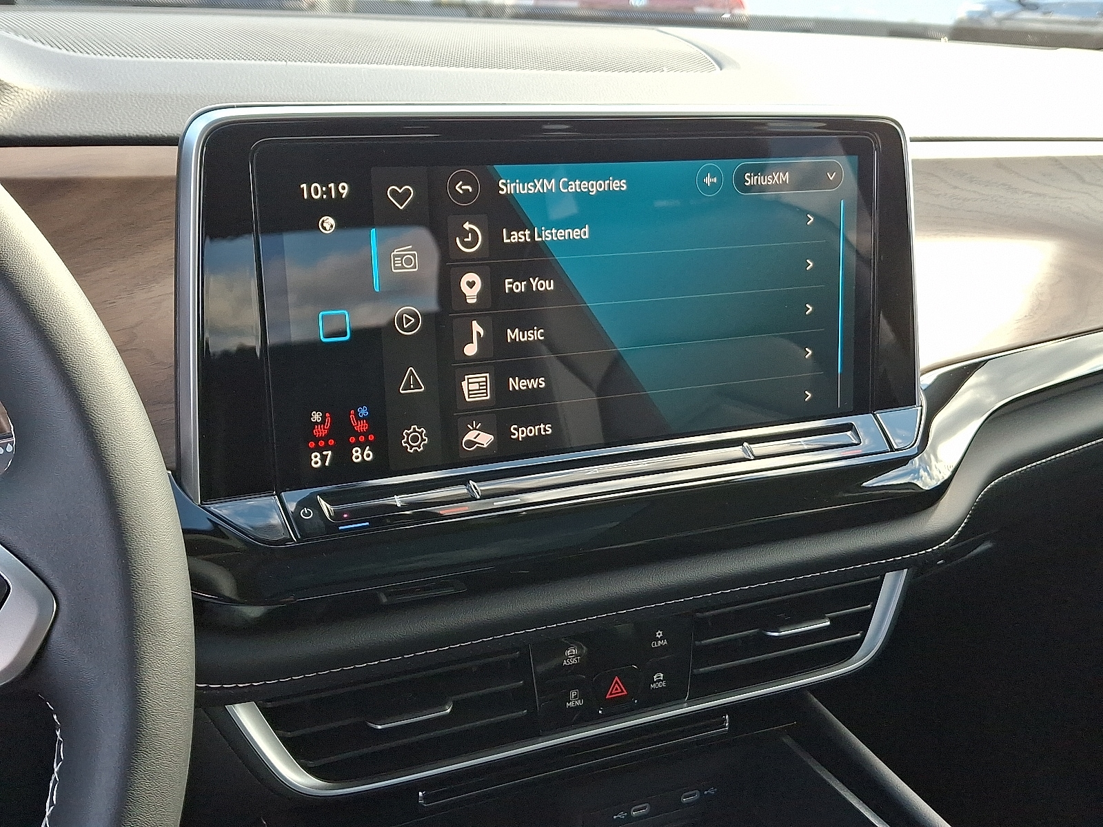 2026 Volkswagen Atlas SE w/Tech - Photo 8