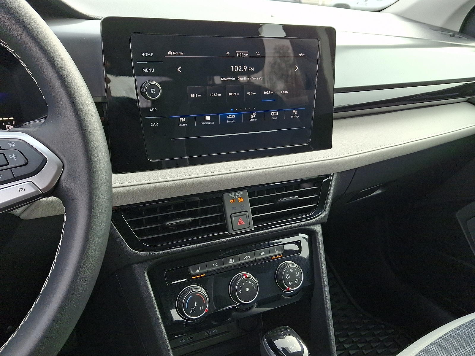 2025 Volkswagen Taos S - Photo 19