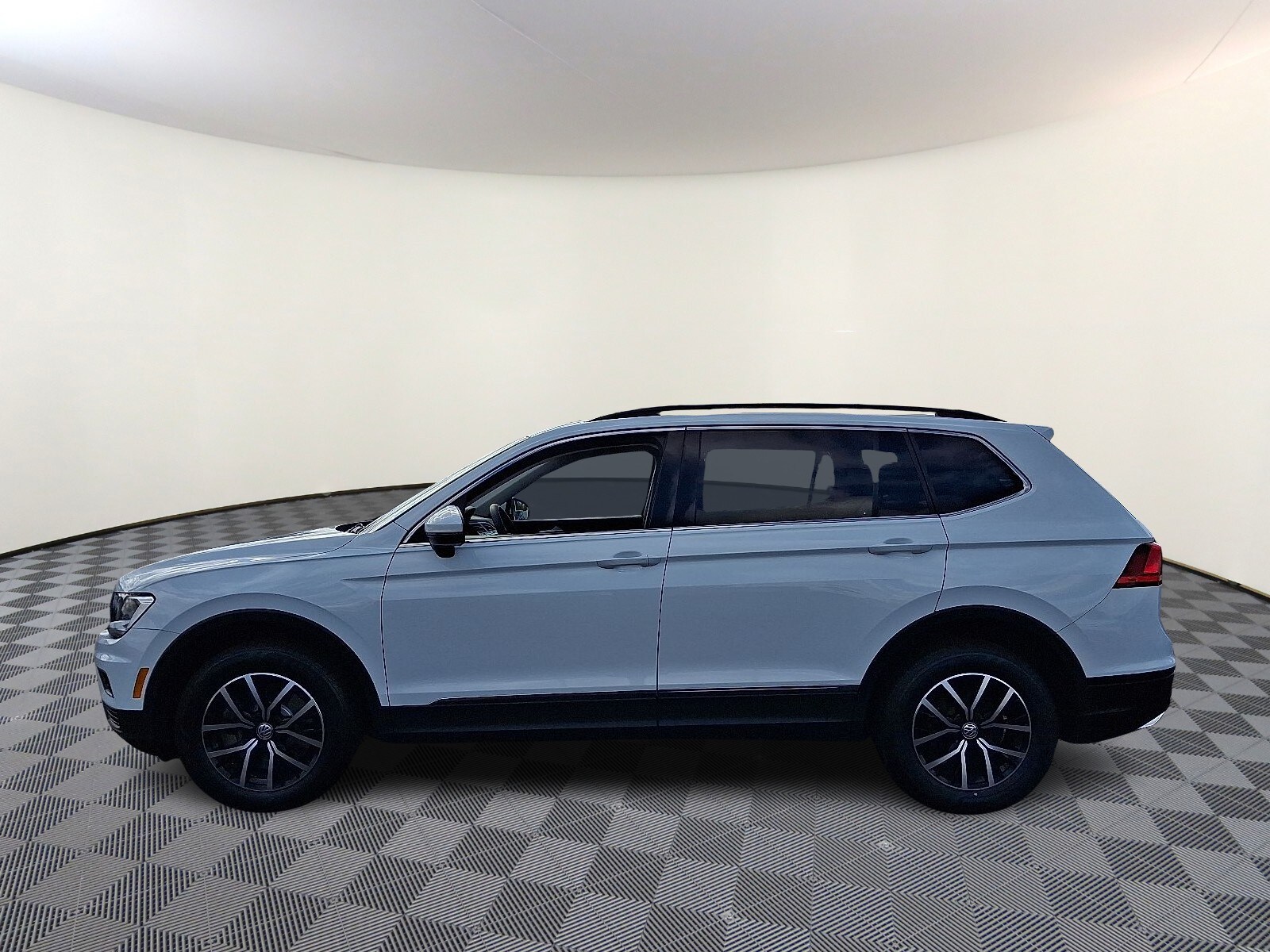 2021 Volkswagen Tiguan SE photo 4
