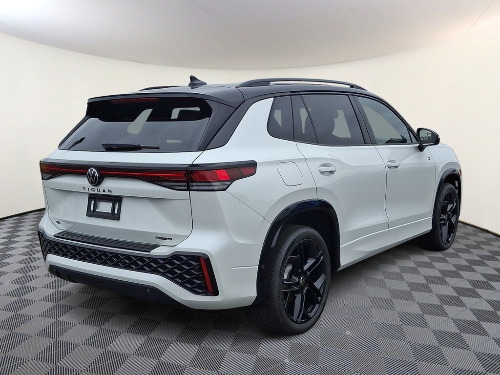 New 2026 Volkswagen Tiguan SE R-Line Black Sport Utility