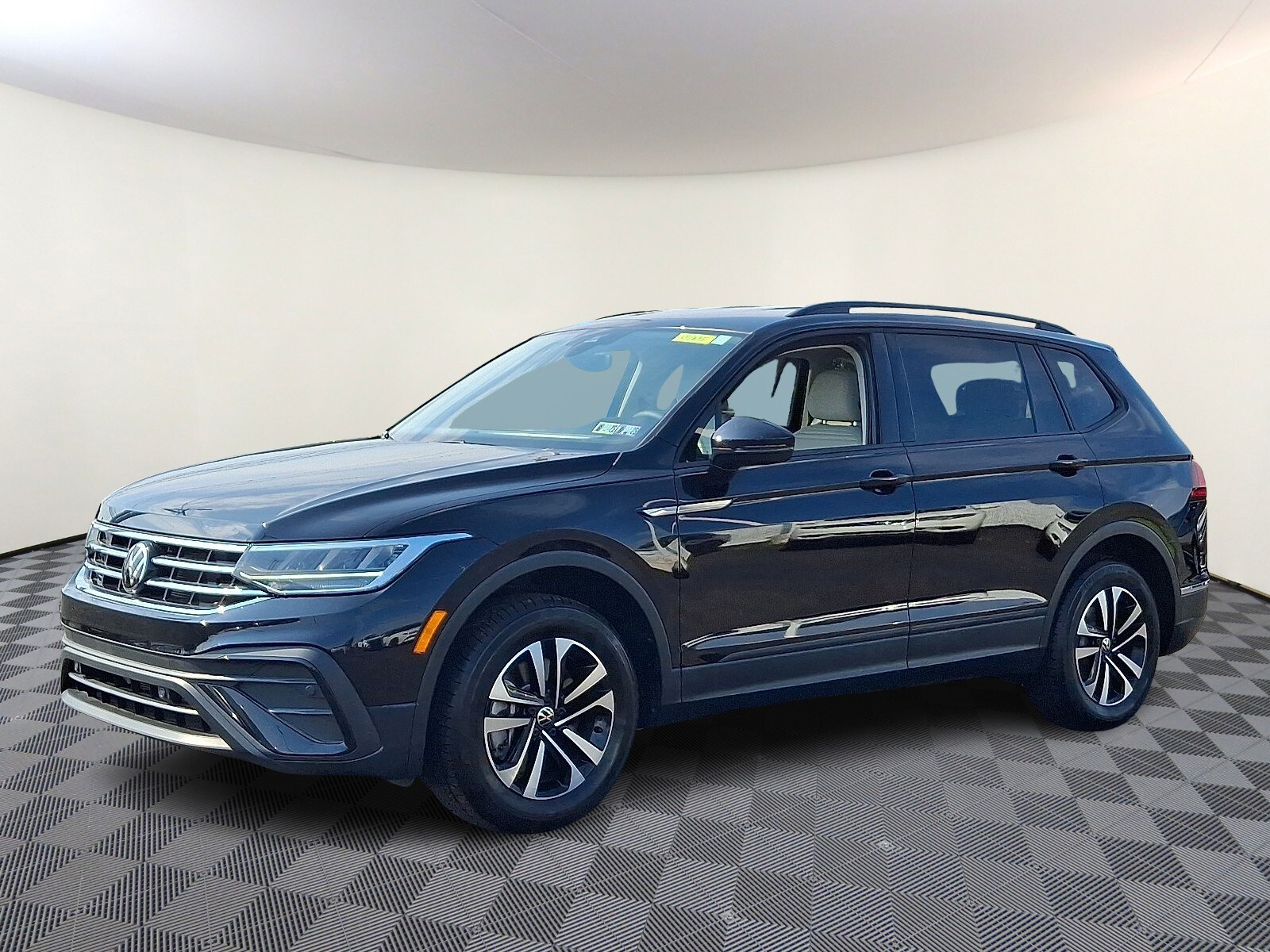 2024 Volkswagen Tiguan S photo 3