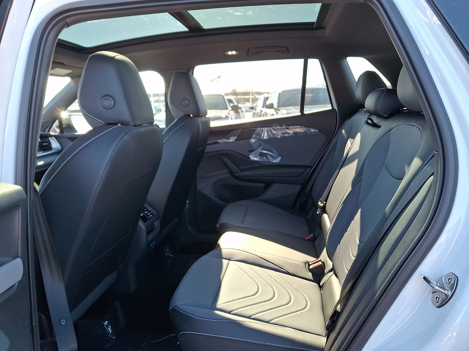 2026 Volkswagen Tiguan SE R-LINE BLACK - Photo 5
