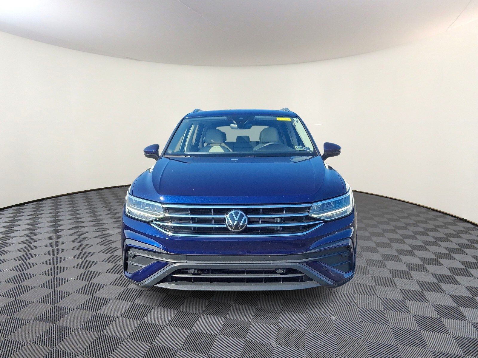 2024 Volkswagen Tiguan SE Sport photo 2