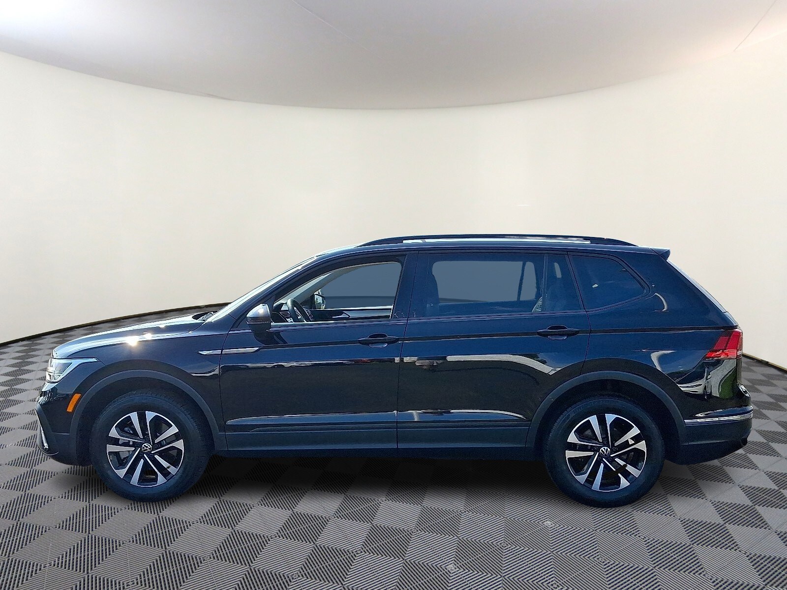 2024 Volkswagen Tiguan S photo 4