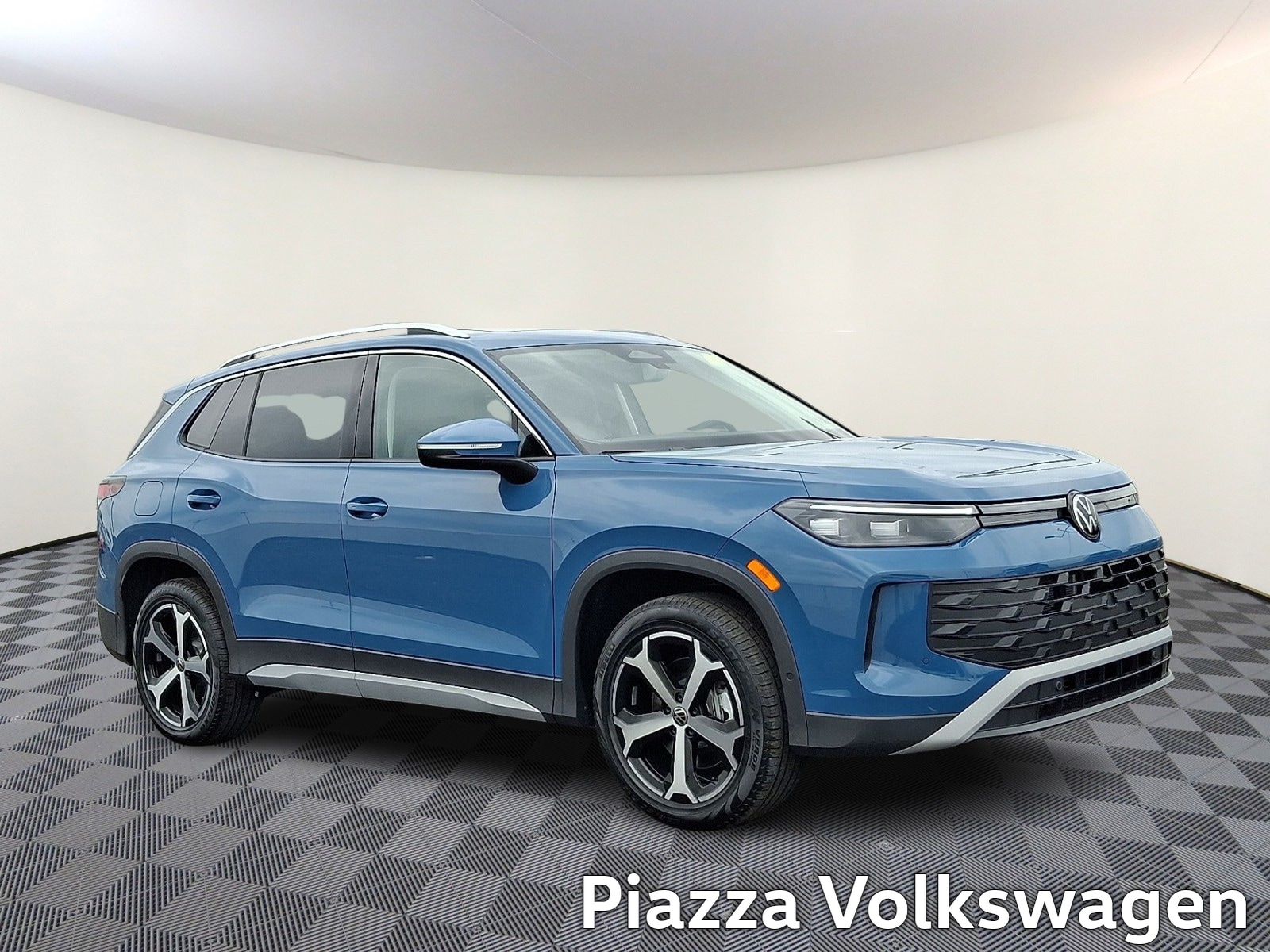 2025 Volkswagen Tiguan 2.0T SE