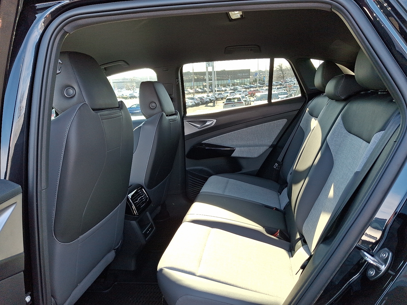 2025 Volkswagen ID.4 PRO - Photo 5