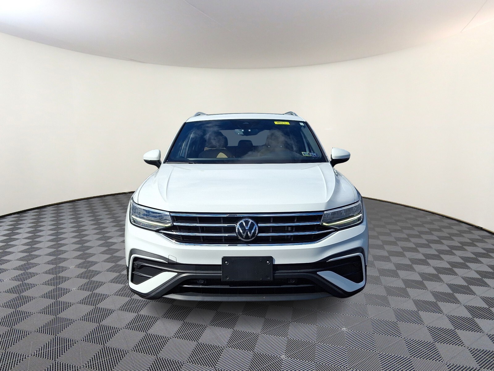 2022 Volkswagen Tiguan SE Sport photo 2