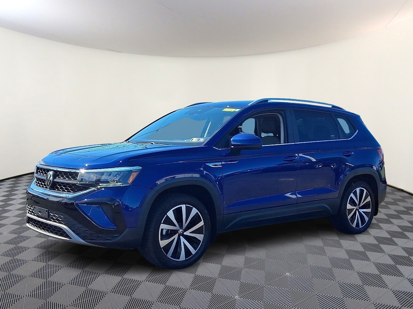 2023 Volkswagen Taos SE photo 3