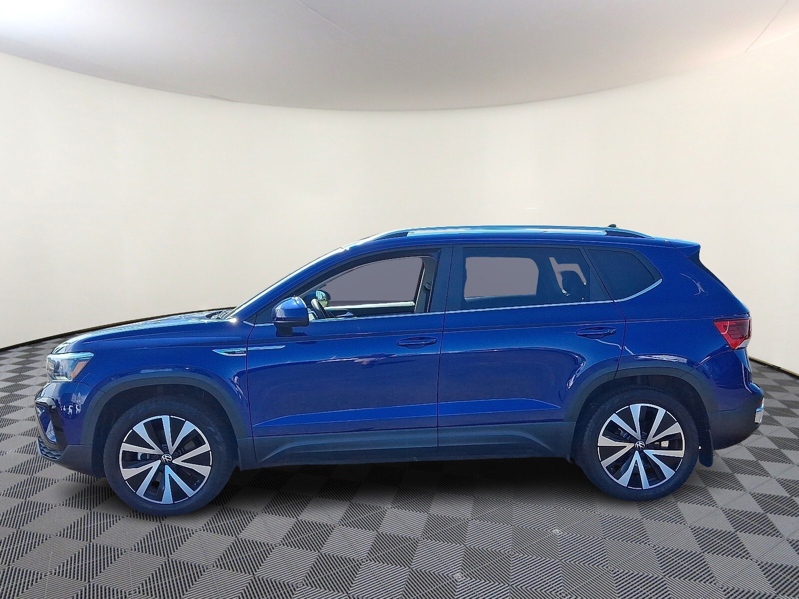 2023 Volkswagen Taos SE photo 4