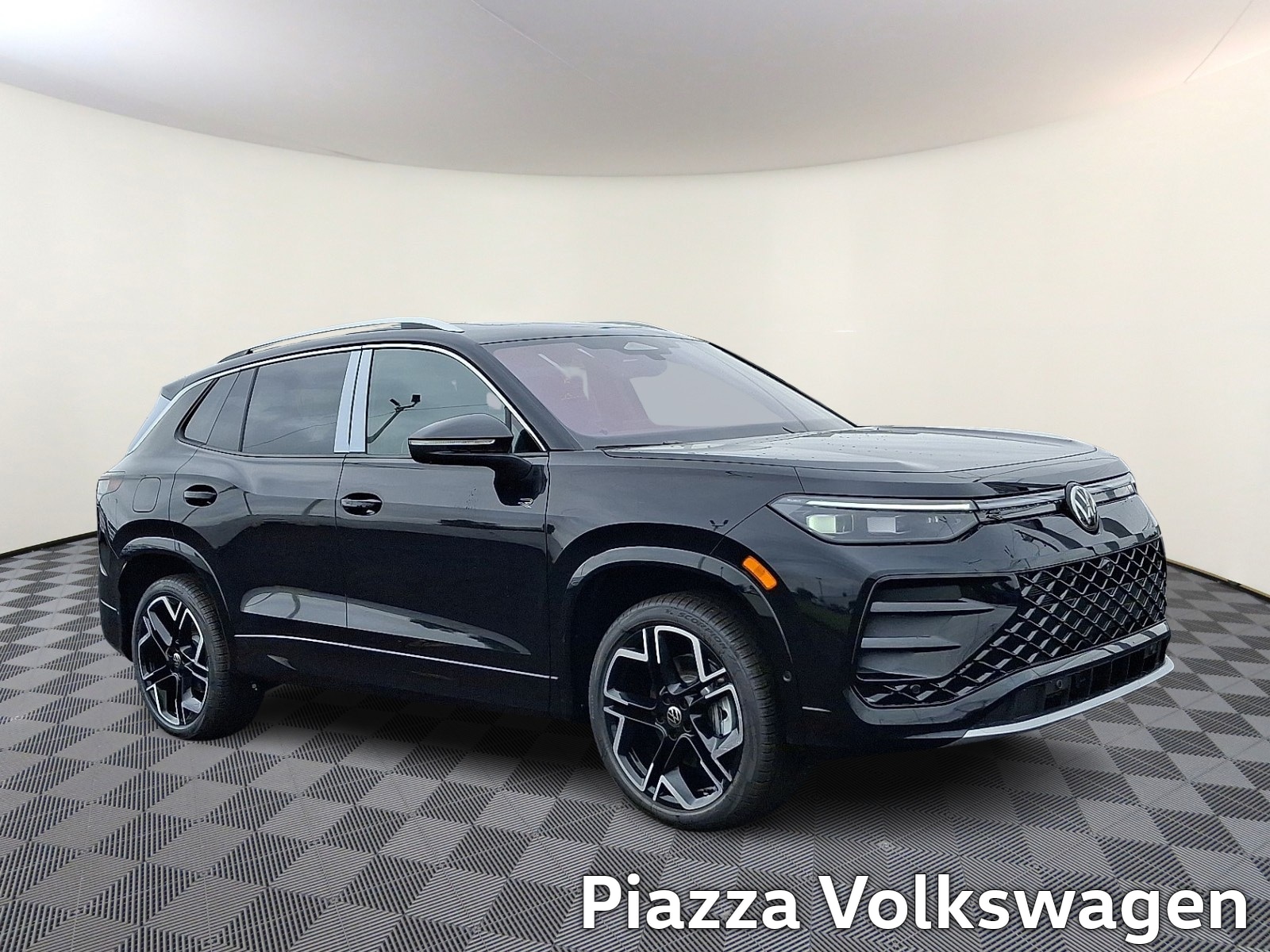 2025 Volkswagen Tiguan 2.0T SEL R-Line