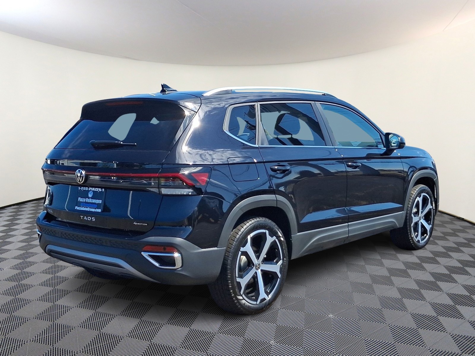 2025 Volkswagen Taos SEL - Photo 4
