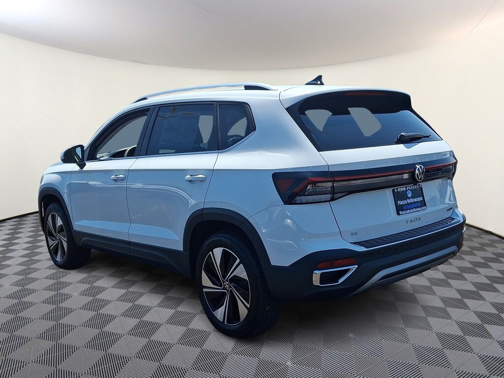 New 2026 Volkswagen Taos SE Sport Utility