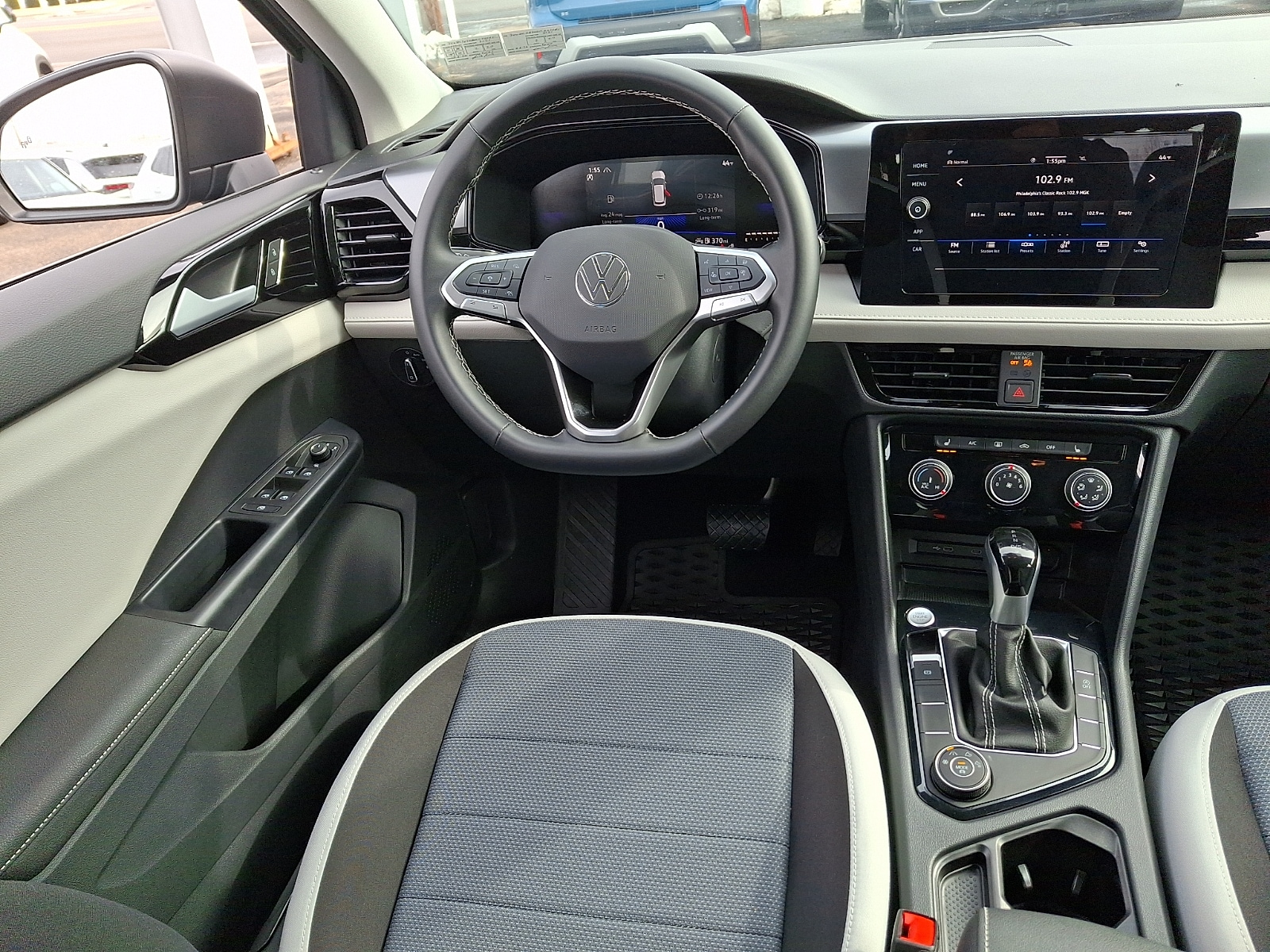 2025 Volkswagen Taos S - Photo 10