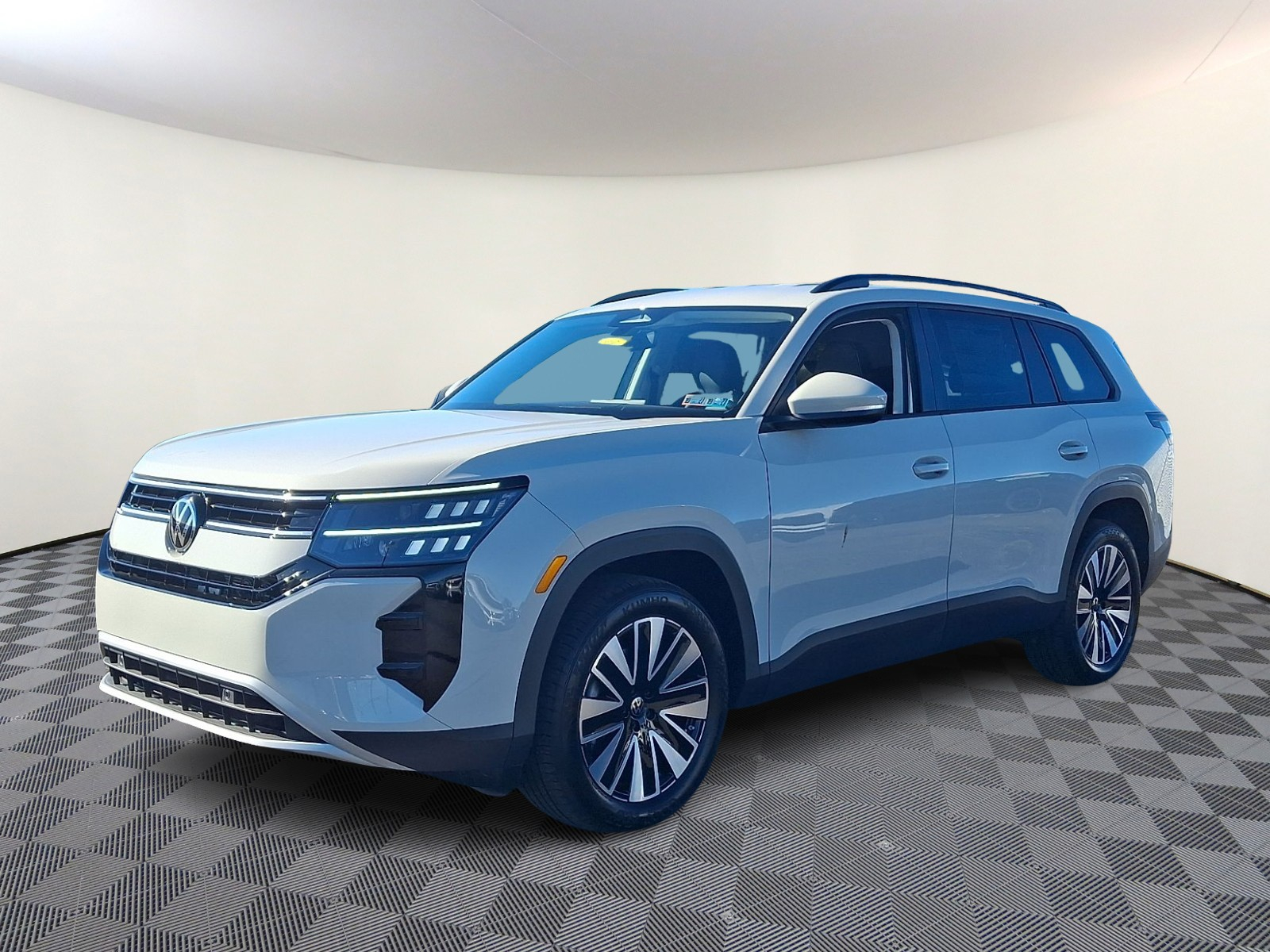 New 2027 Volkswagen Atlas SE w/Technology Sport Utility