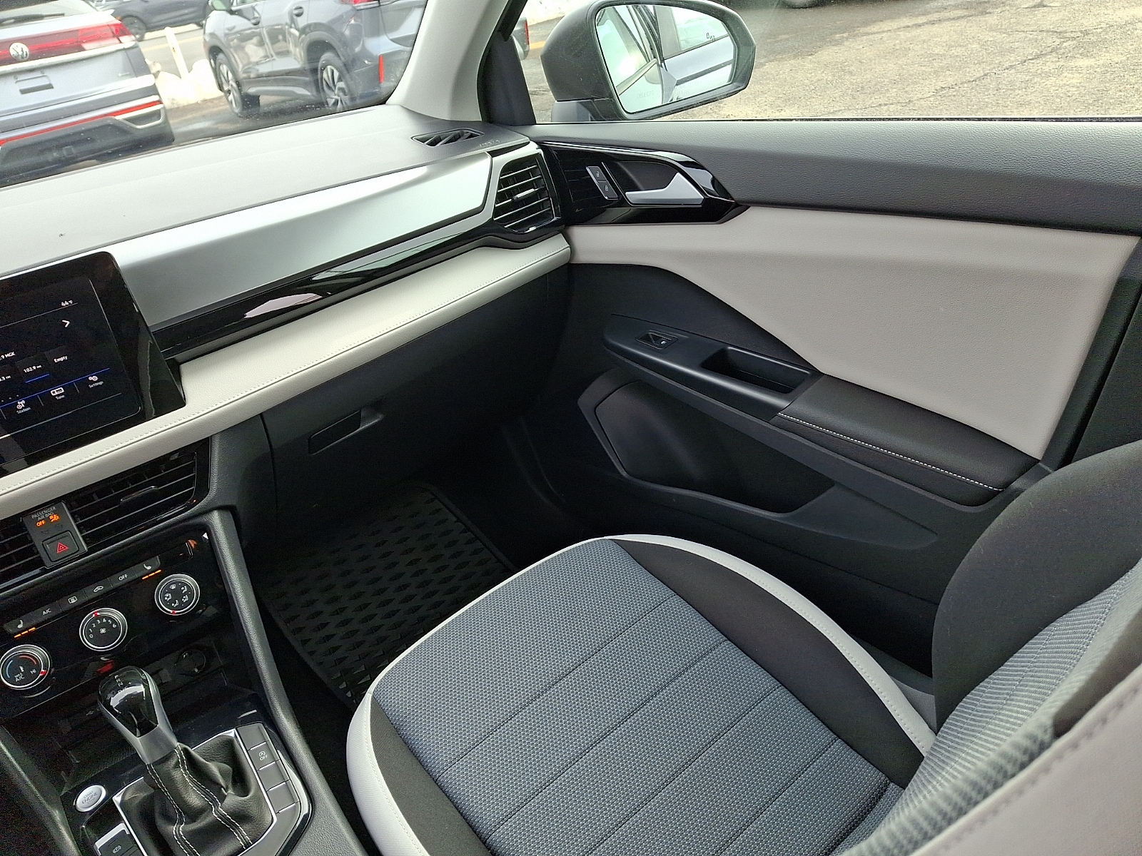 2025 Volkswagen Taos S - Photo 12