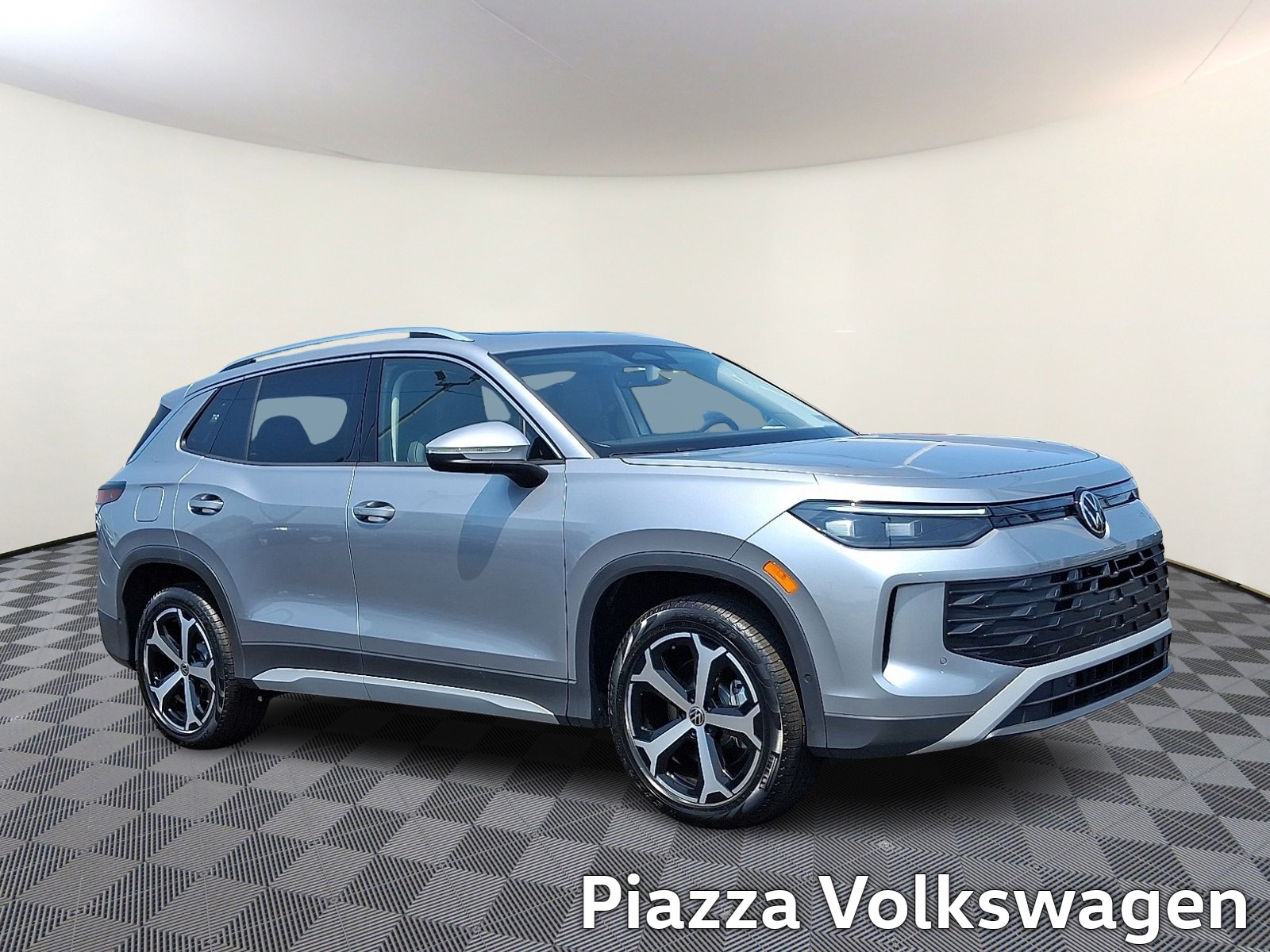 2025 Volkswagen Tiguan 2.0T SE