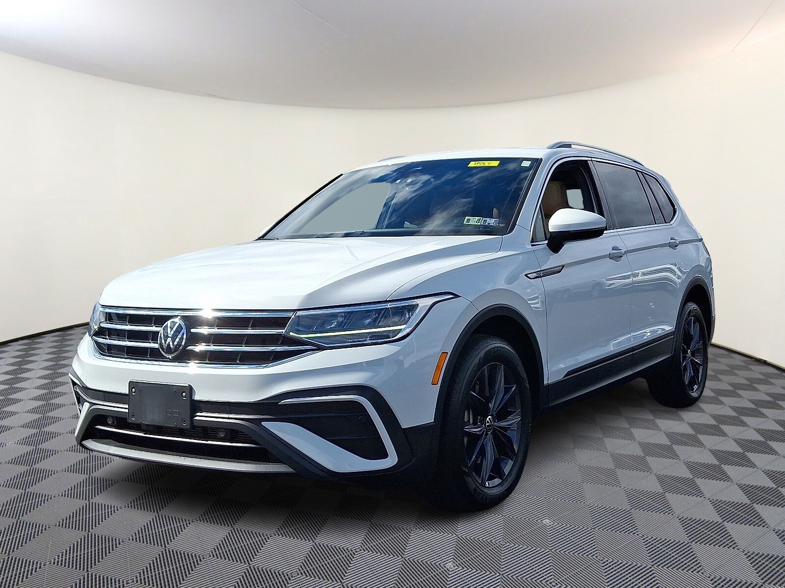 2022 Volkswagen Tiguan SE Sport photo 3