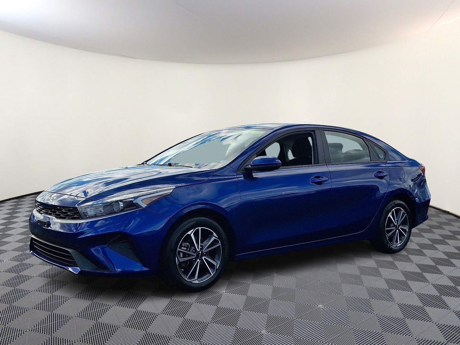 2023 Kia Forte LXS photo 3