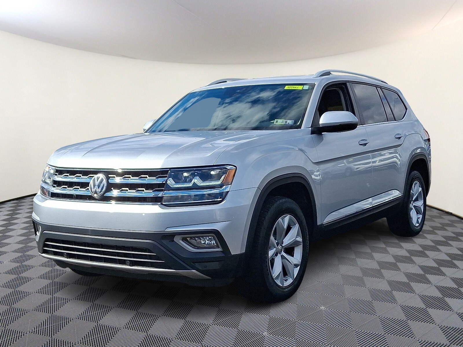 2018 Volkswagen Atlas V6 SEL photo 3