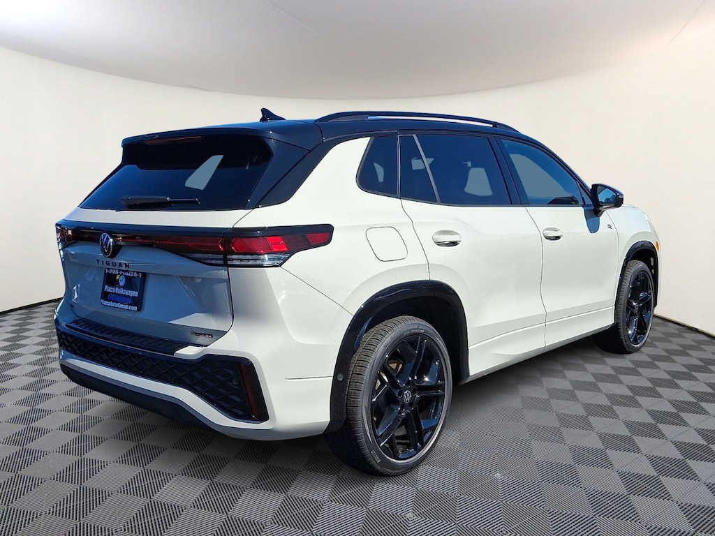 New 2026 Volkswagen Tiguan SE R-Line Black Sport Utility