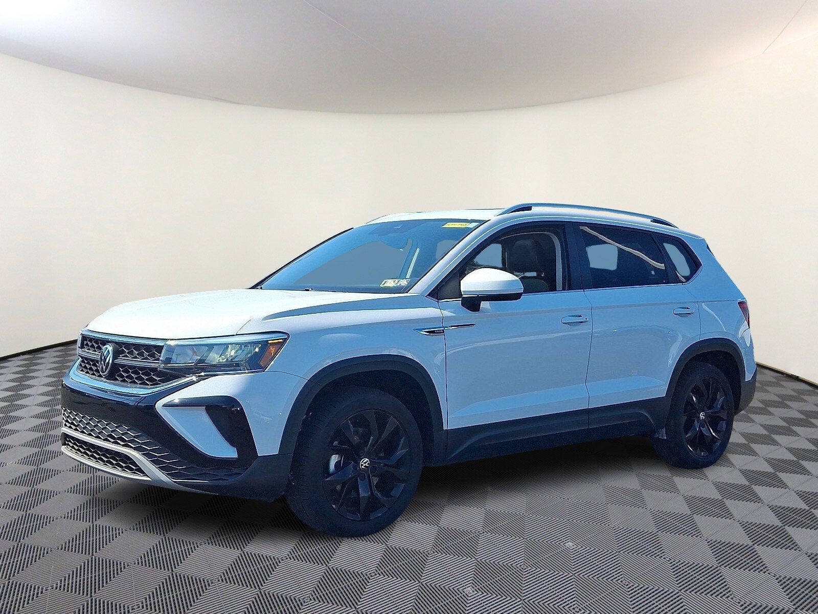 2022 Volkswagen Taos SE photo 3