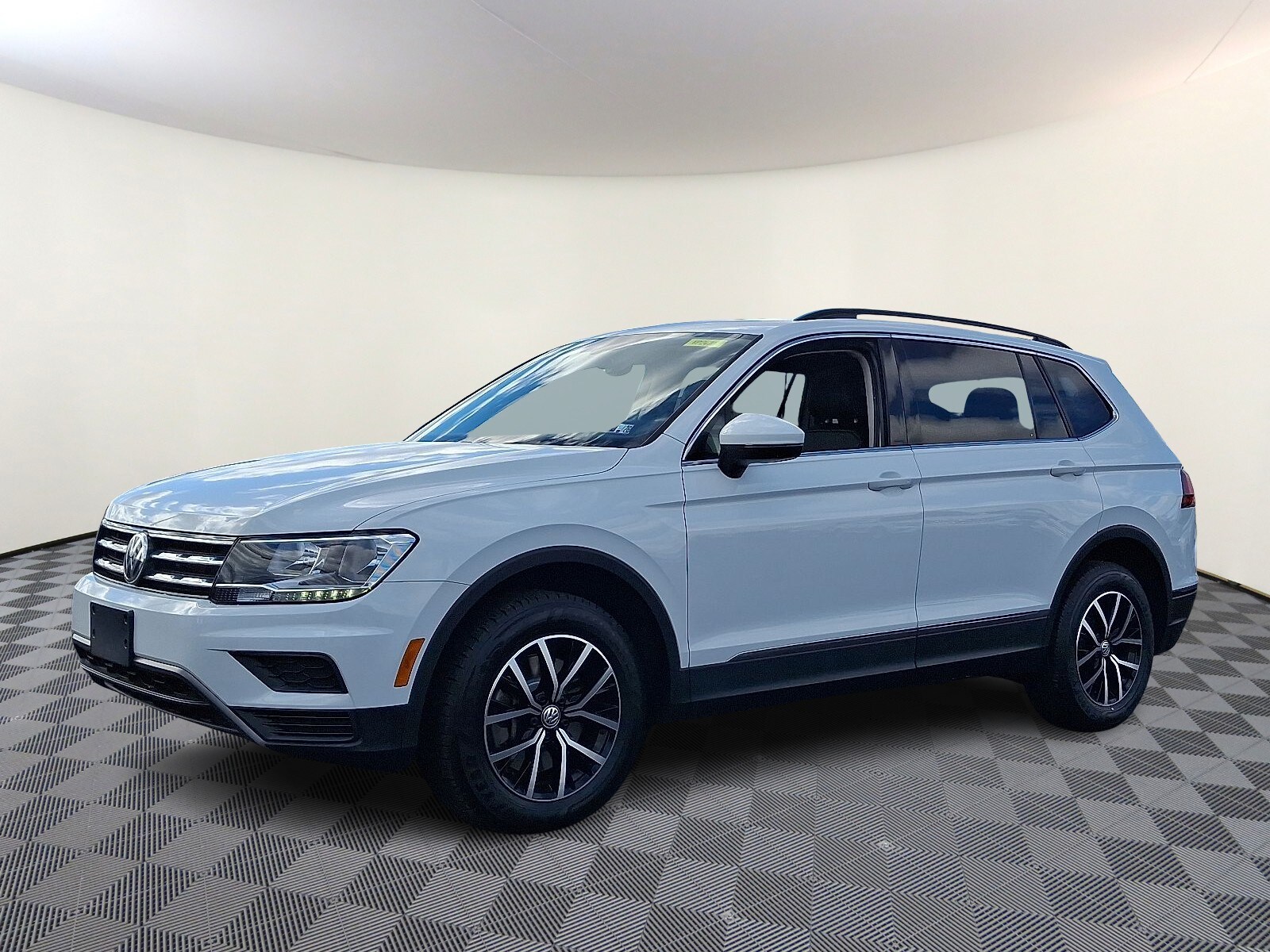 2021 Volkswagen Tiguan SE photo 3